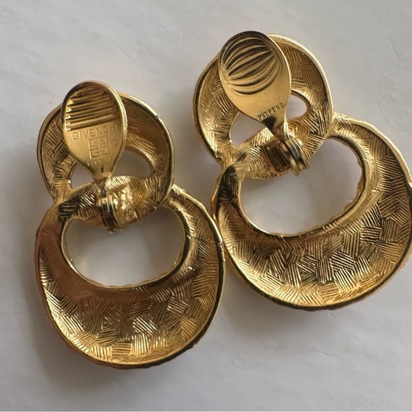 Givenchy 80 Statement Dangle Earrings Clip On Quilted Gold Tone Vintage 1980s - Picture 12 of 13